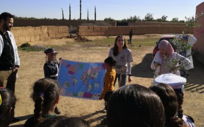 Laboratorio di piantumazione con i bambini della scuola di Msaada (English text below)